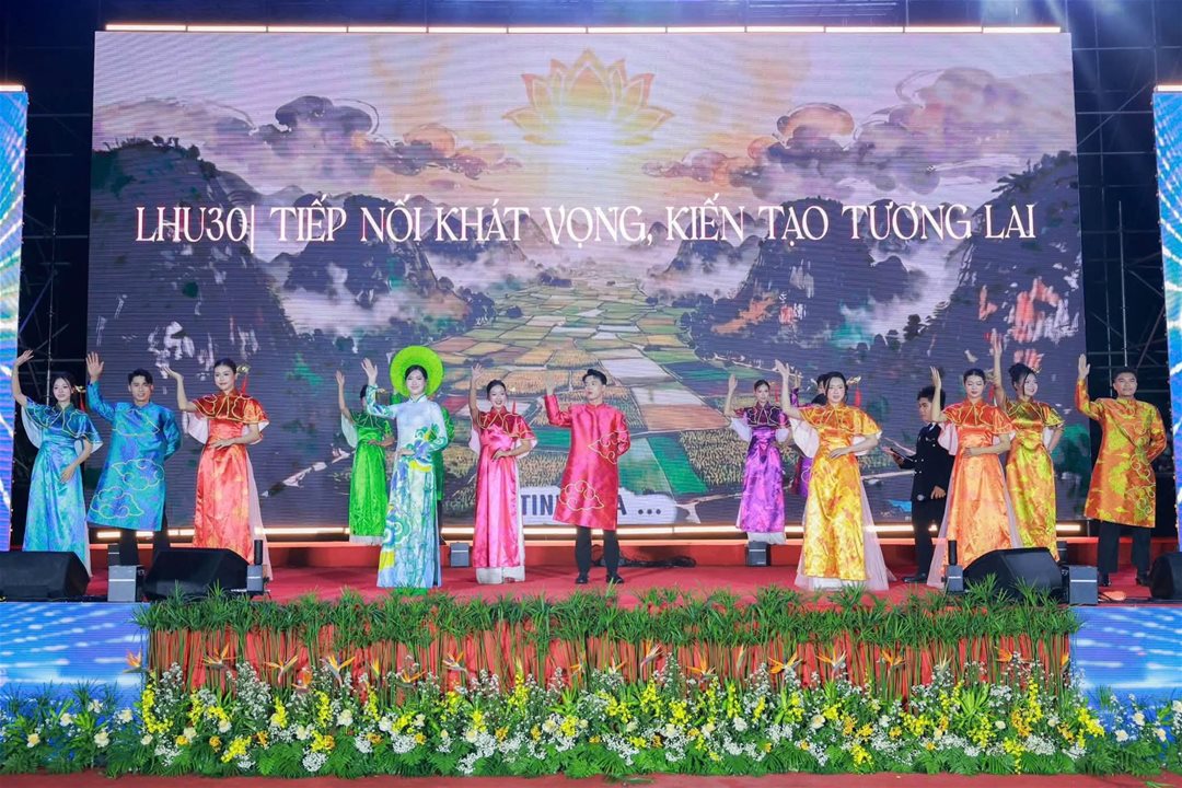 Công nghệ và sức trẻ hội tụ, mở màn hành trình hướng tới 30 năm Đại học Lạc Hồng