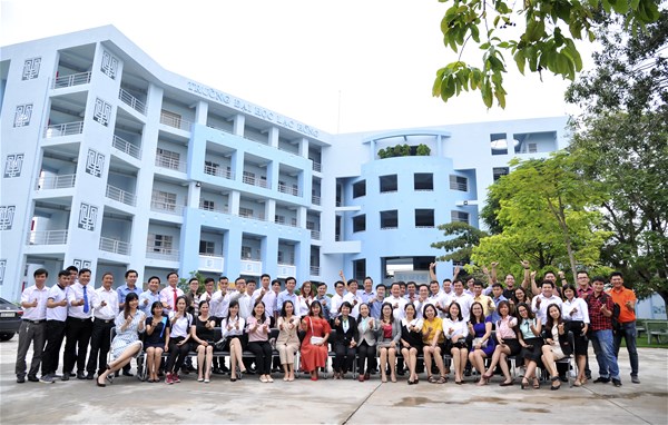 CỰU SINH VIÊN